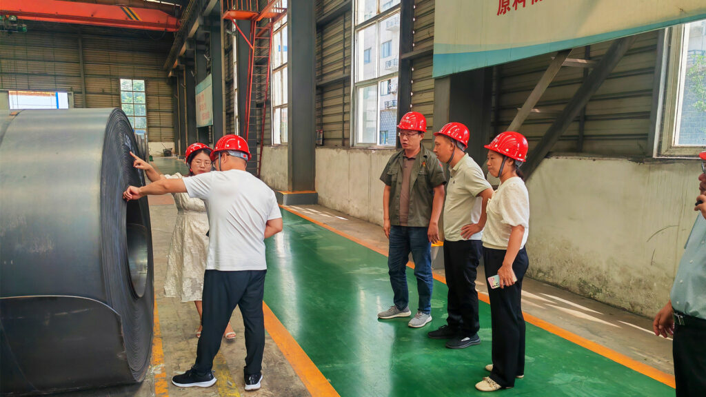宏兴管业:迎接红旗渠管委会参观考察-宇龙宏兴管业